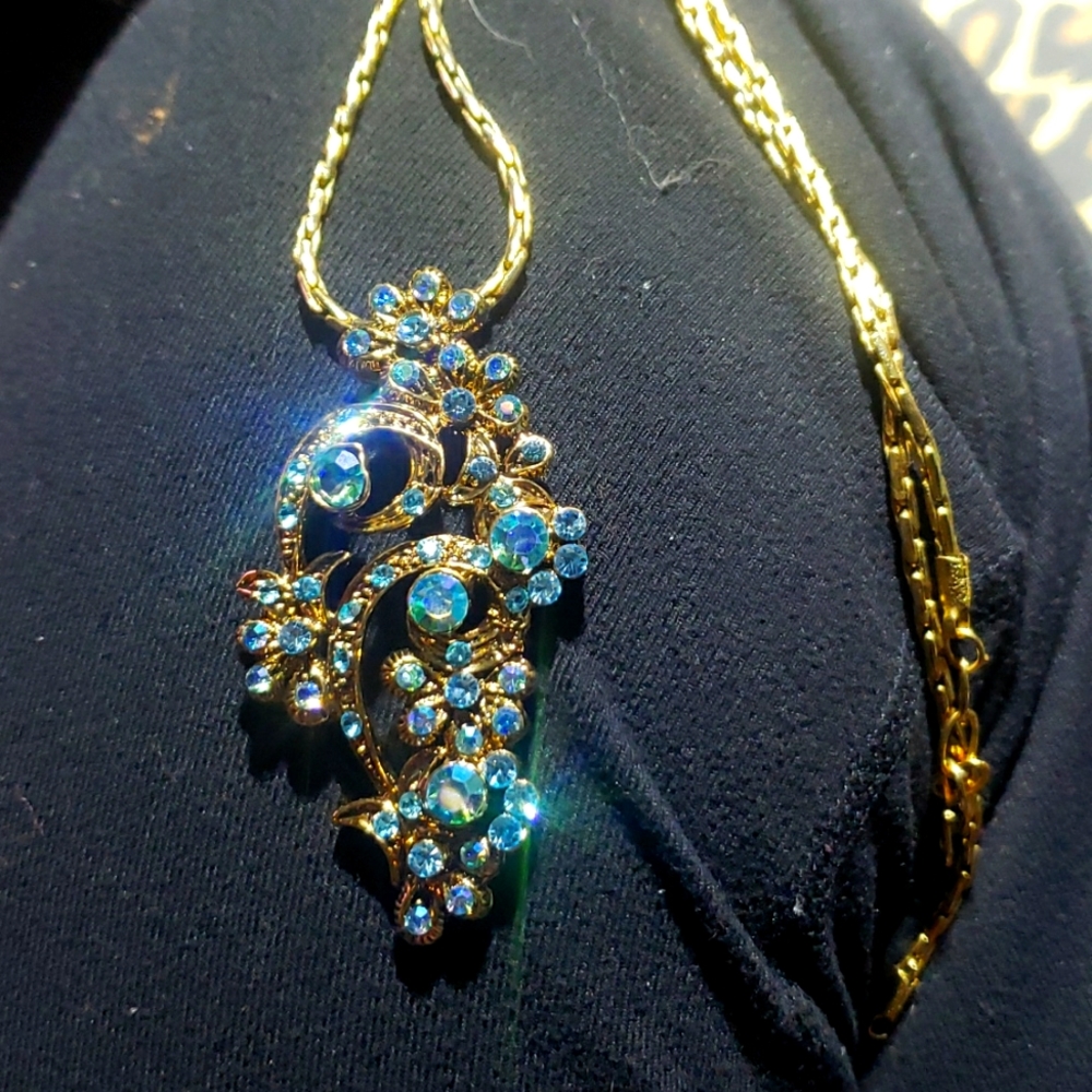 Gold plated necklace vintage